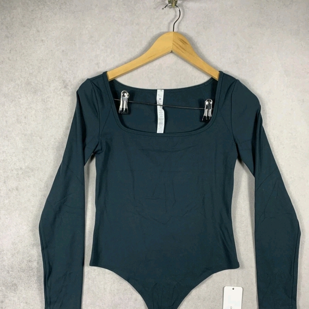CRZ Yoga Women's Grey Square Neck Long Sleeve Bodysuit Size Medium NWT